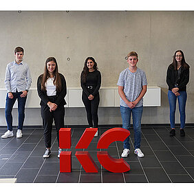 Gruppenfoto der fünf Auszubildenden 2020 von Kling Consult