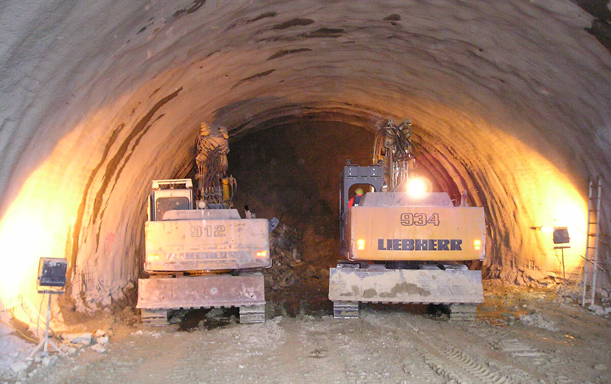 Baggerarbeiten des neuen Felderhalde-Tunnels bei Isny