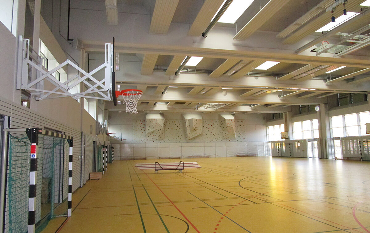 Sporthalle des Schulzentrums Gerastraße München